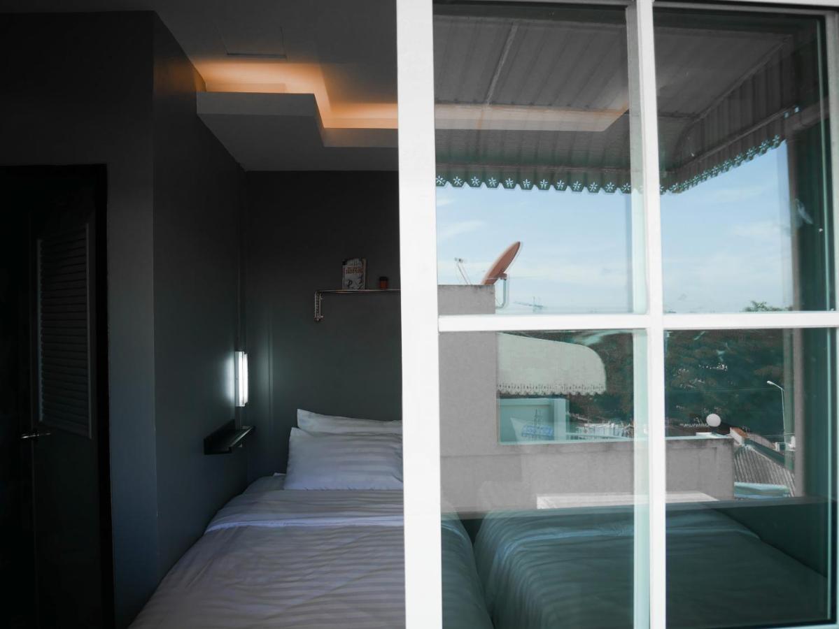 Varietyd-Dayhostel Huahin Bagian luar foto