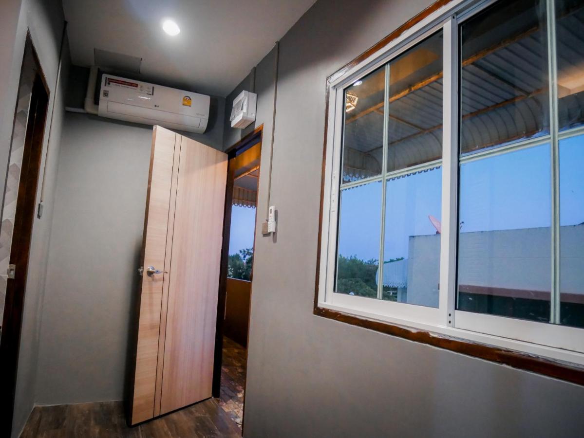 Varietyd-Dayhostel Huahin Bagian luar foto