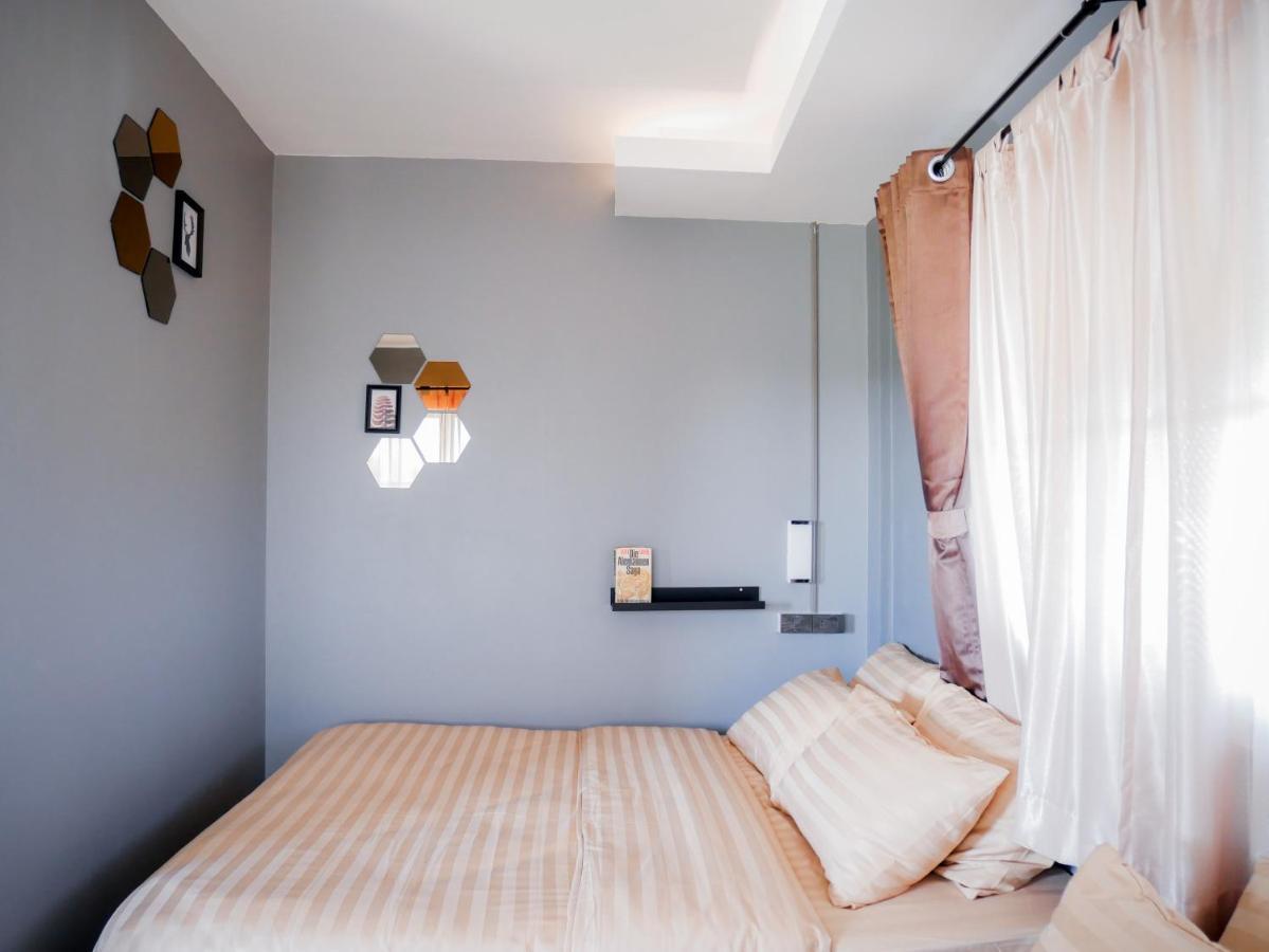Varietyd-Dayhostel Huahin Bagian luar foto