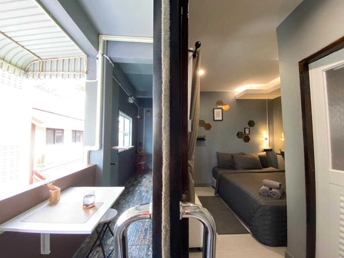Varietyd-Dayhostel Huahin Bagian luar foto