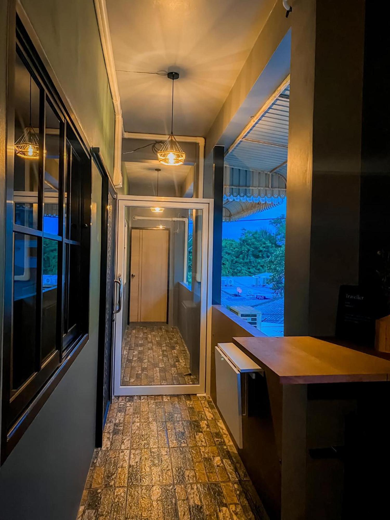 Varietyd-Dayhostel Huahin Bagian luar foto