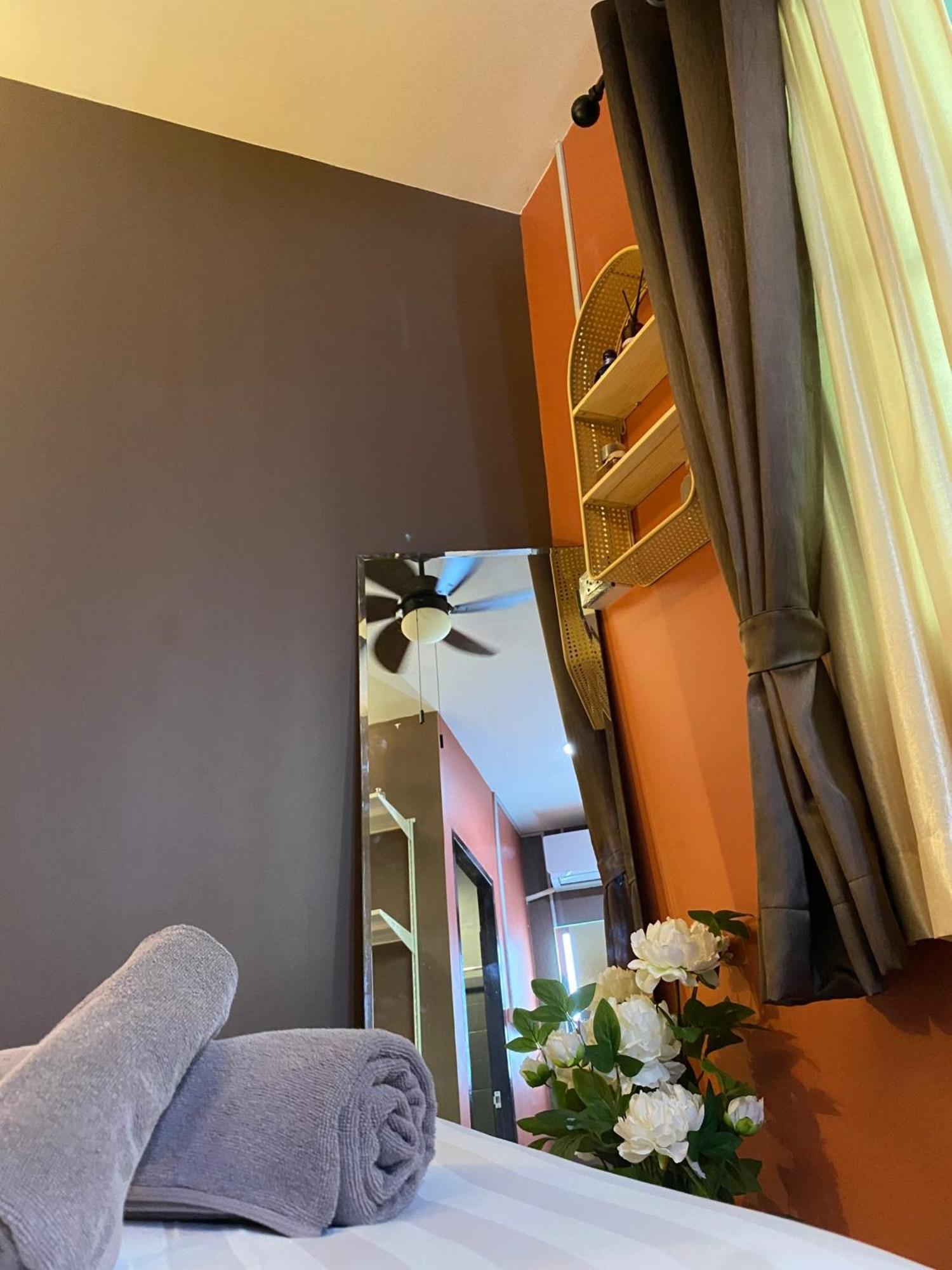 Varietyd-Dayhostel Huahin Bagian luar foto